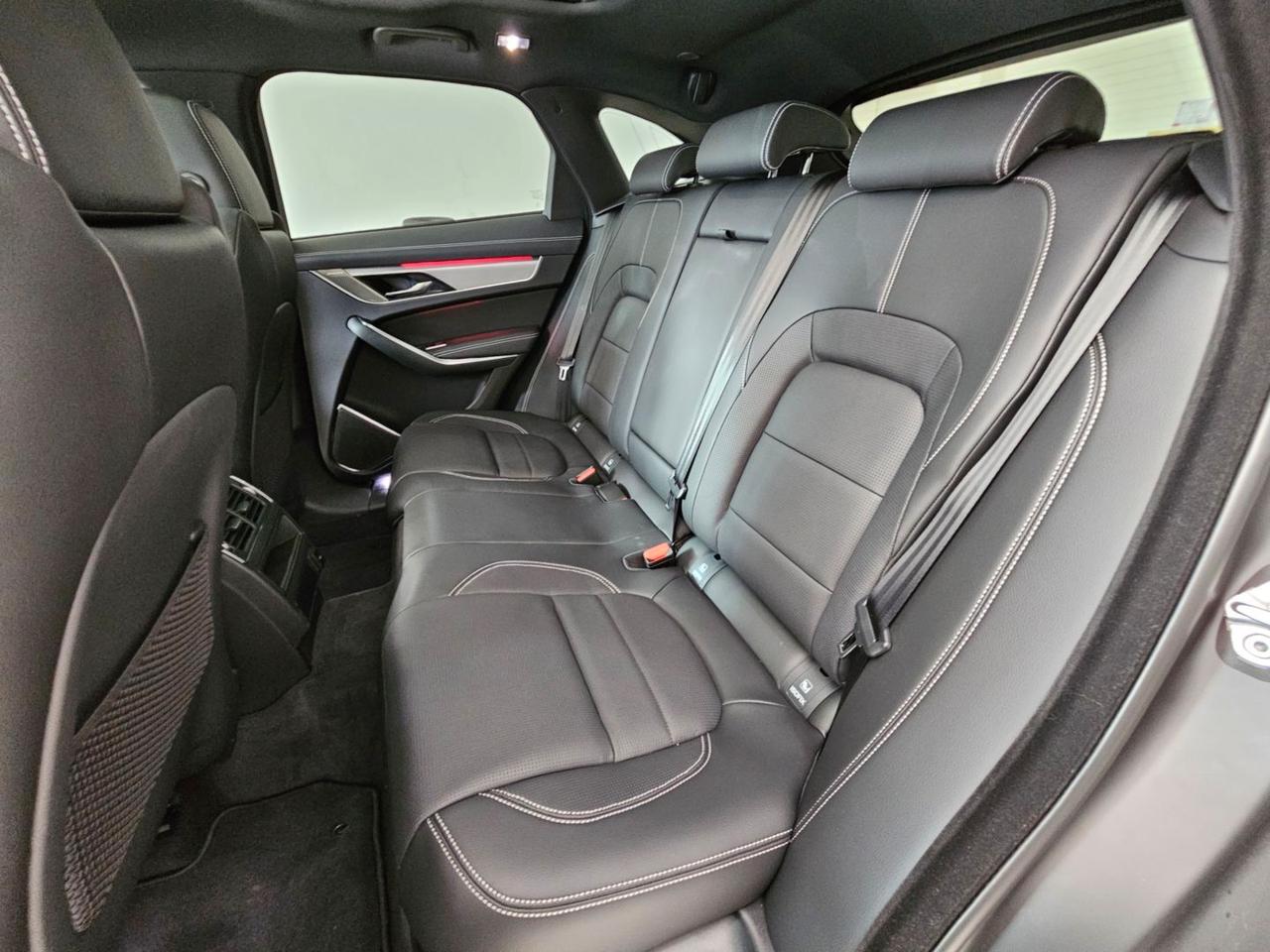 Jaguar F-Pace 2.0 D204 R-Dynamic SE awd auto camera