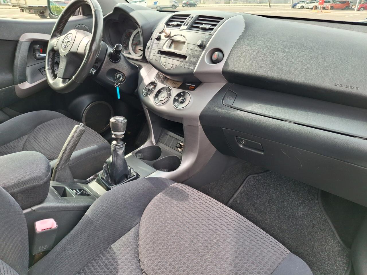 Toyota RAV 4 2.2 D-4D-DIESEL*PERFETTA*