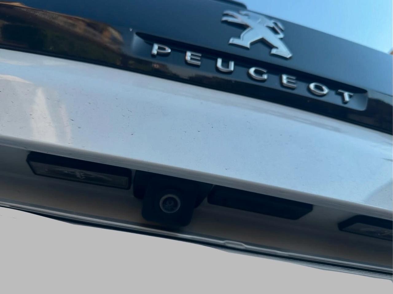 Peugeot 3008 1.5 BlueHDi 130cv Allure Pack AUTOMATICA NAVIGAZIONE CAMERA 360° RETROCAMERA PELLE FINANZIABILE