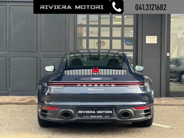 PORSCHE 911 Carrera