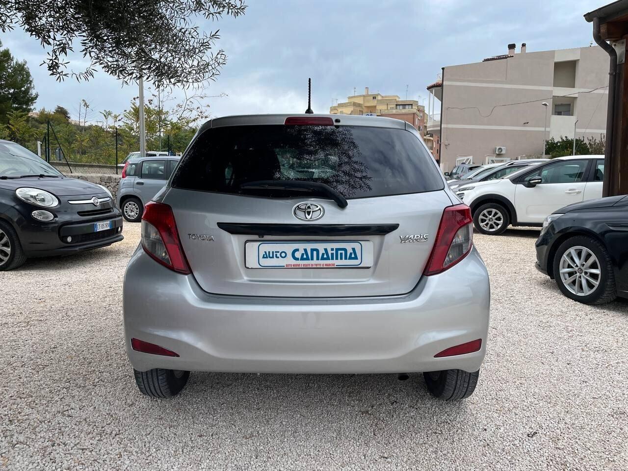 TOYOTA YARIS 1.3 B - 2012