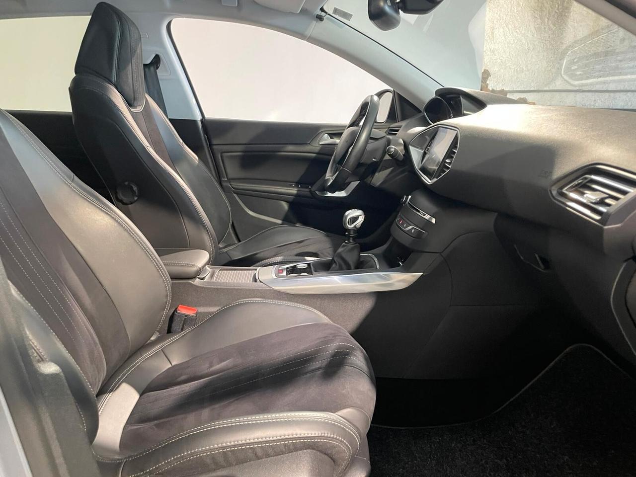 Peugeot 308 BlueHDi 120 S&S Allure