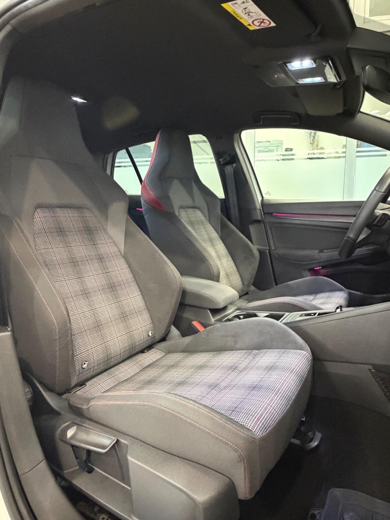 Volkswagen Golf GTI 2.0 TSI DSG