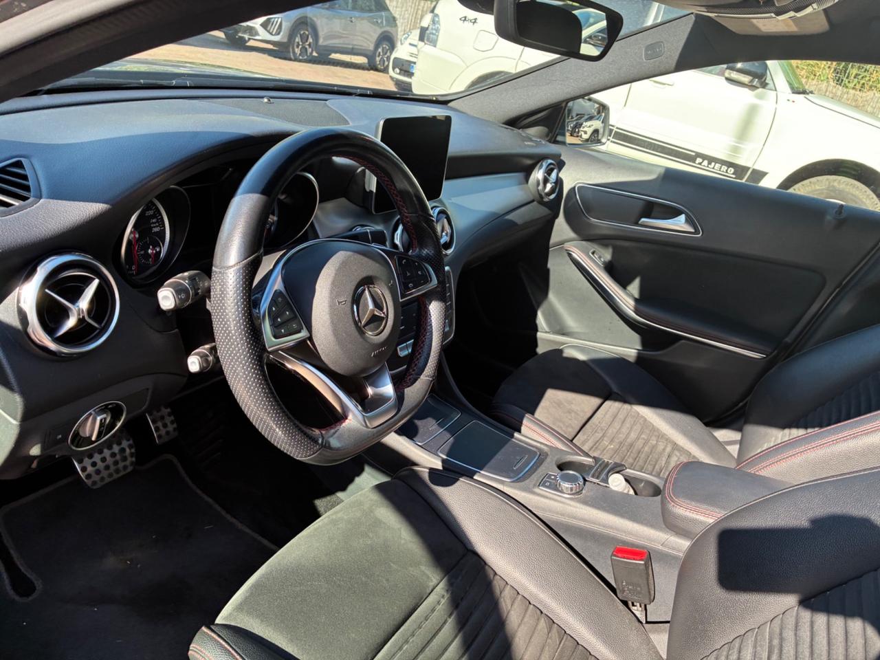 Mercedes-benz GLA 180 200 Premium
