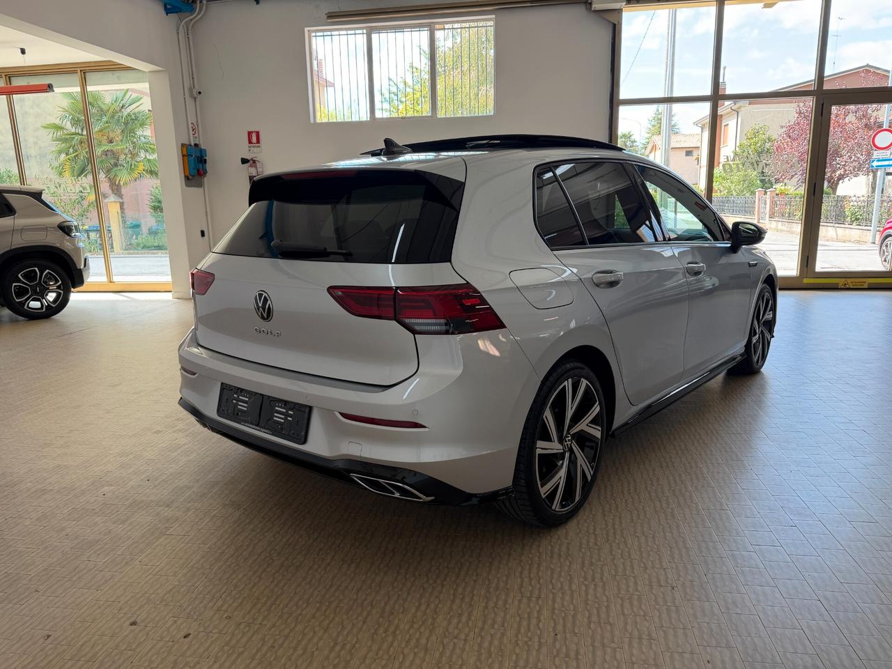 Volkswagen Golf 2.0 TDI 150 CV DSG SCR R-Line