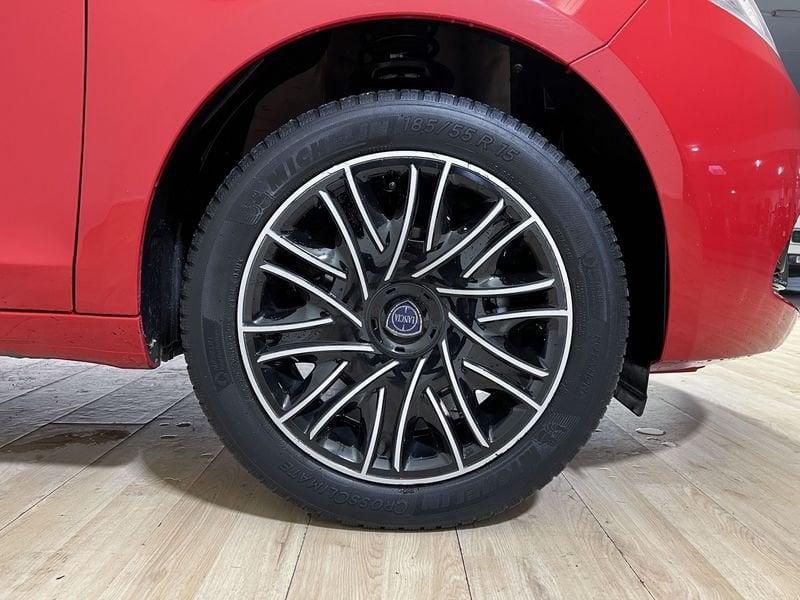 Lancia Ypsilon Ypsilon 1.0 FireFly 5 porte S&S Hybrid Ecochic Silver