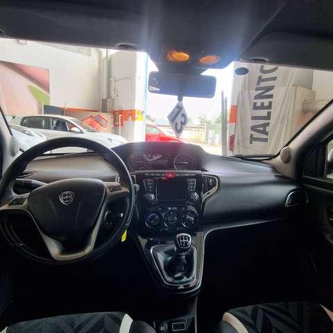 Lancia Ypsilon Ypsilon 1.2 Silver 69cv
