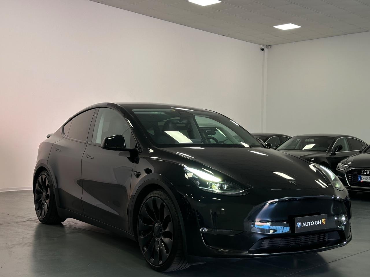 Tesla Model Y AWD Performance