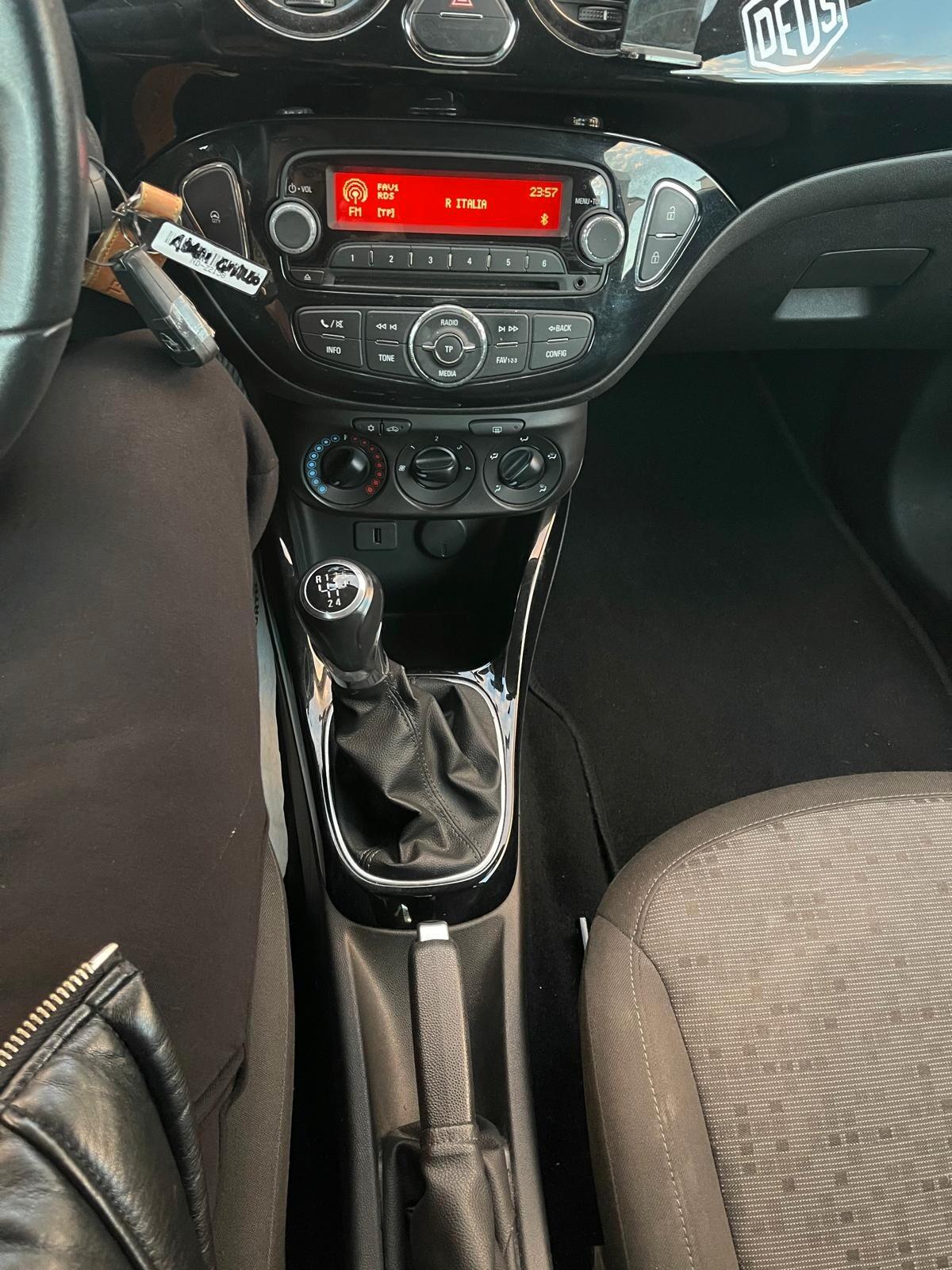 Opel Adam 1.2 70 CV Glam