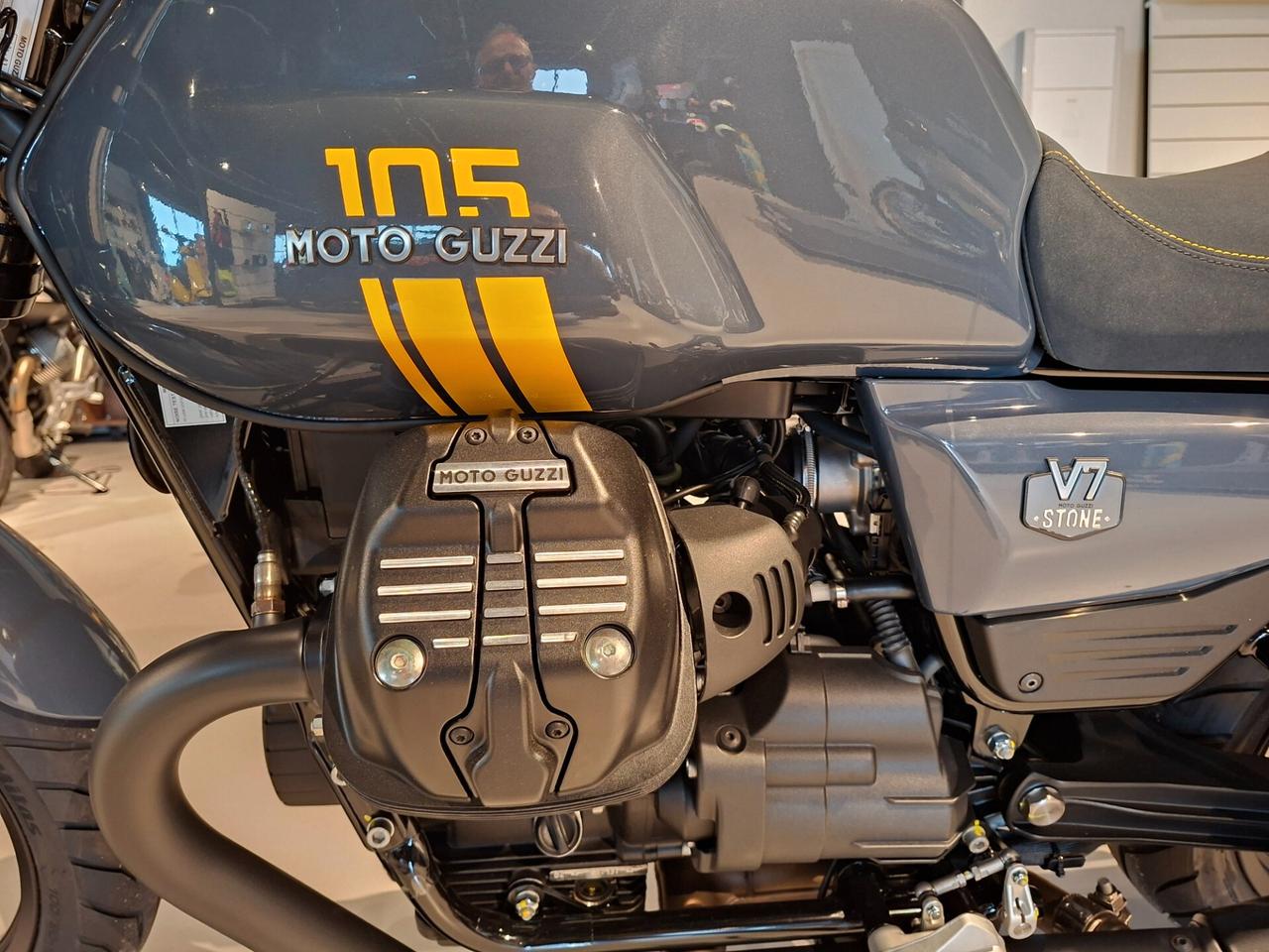 Moto Guzzi V7 Euro 5 Plus 105° anniversario