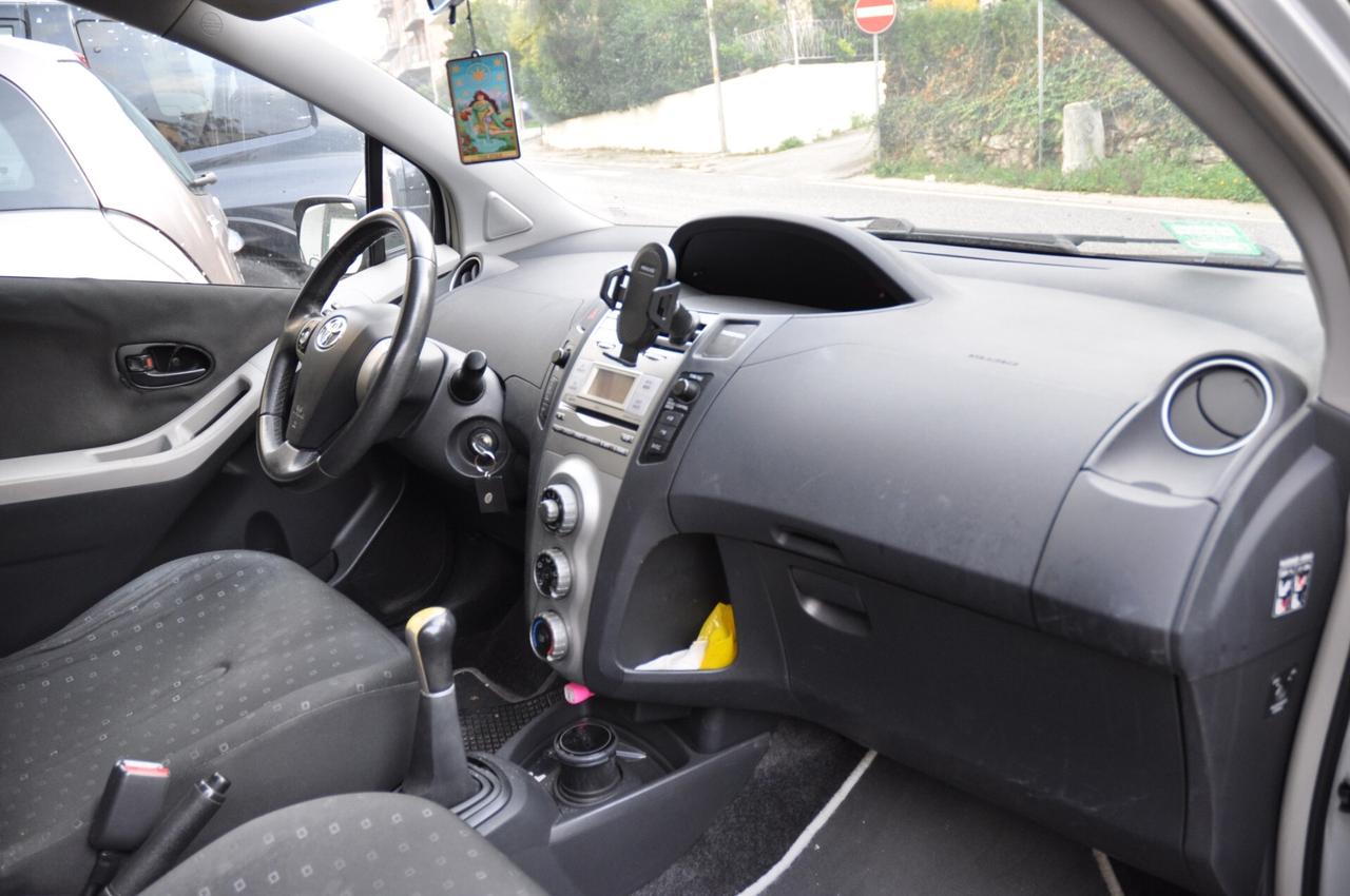 Toyota Yaris 1.0 5 porte NEOPATENTATI