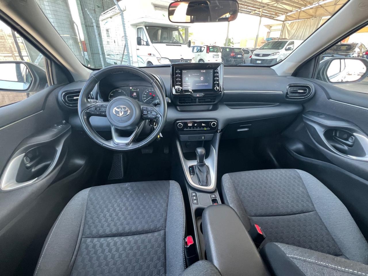 Toyota Yaris 1.5 Hybrid 5 porte Business FINANZIABILE