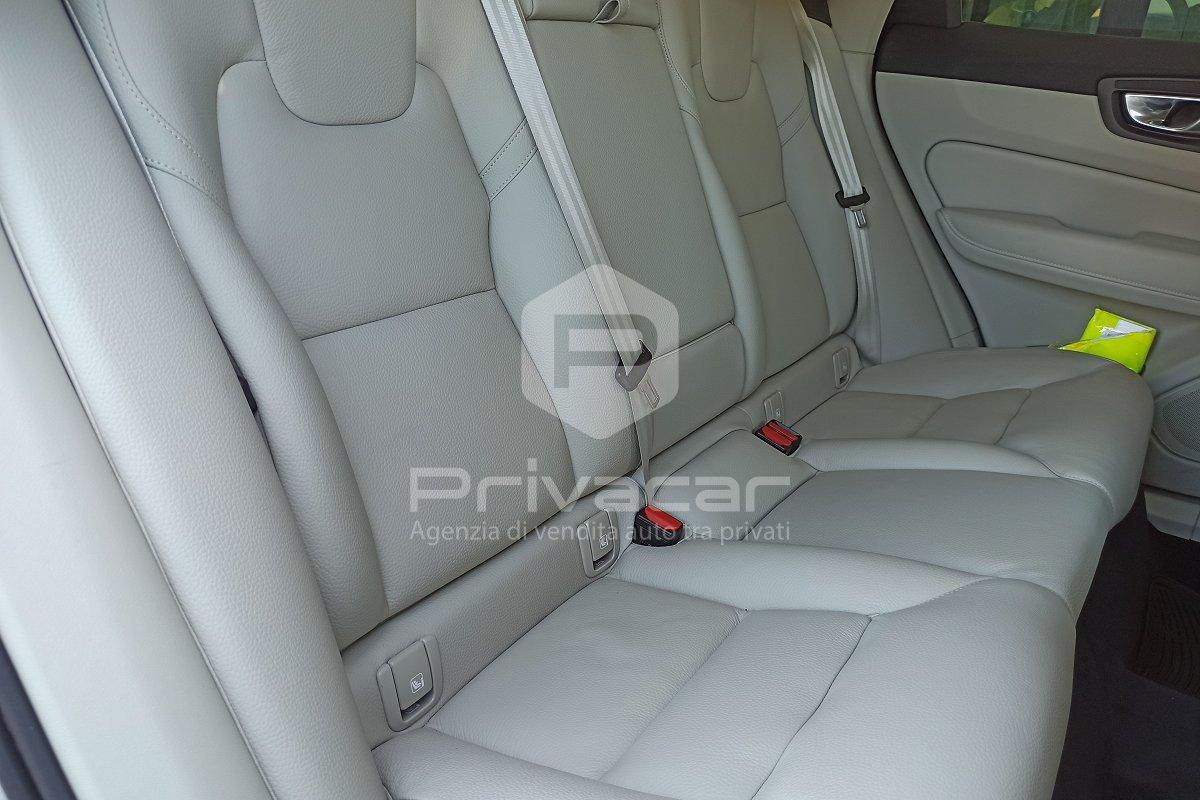 VOLVO XC60 B4 (d) AWD automatico Plus Dark N1