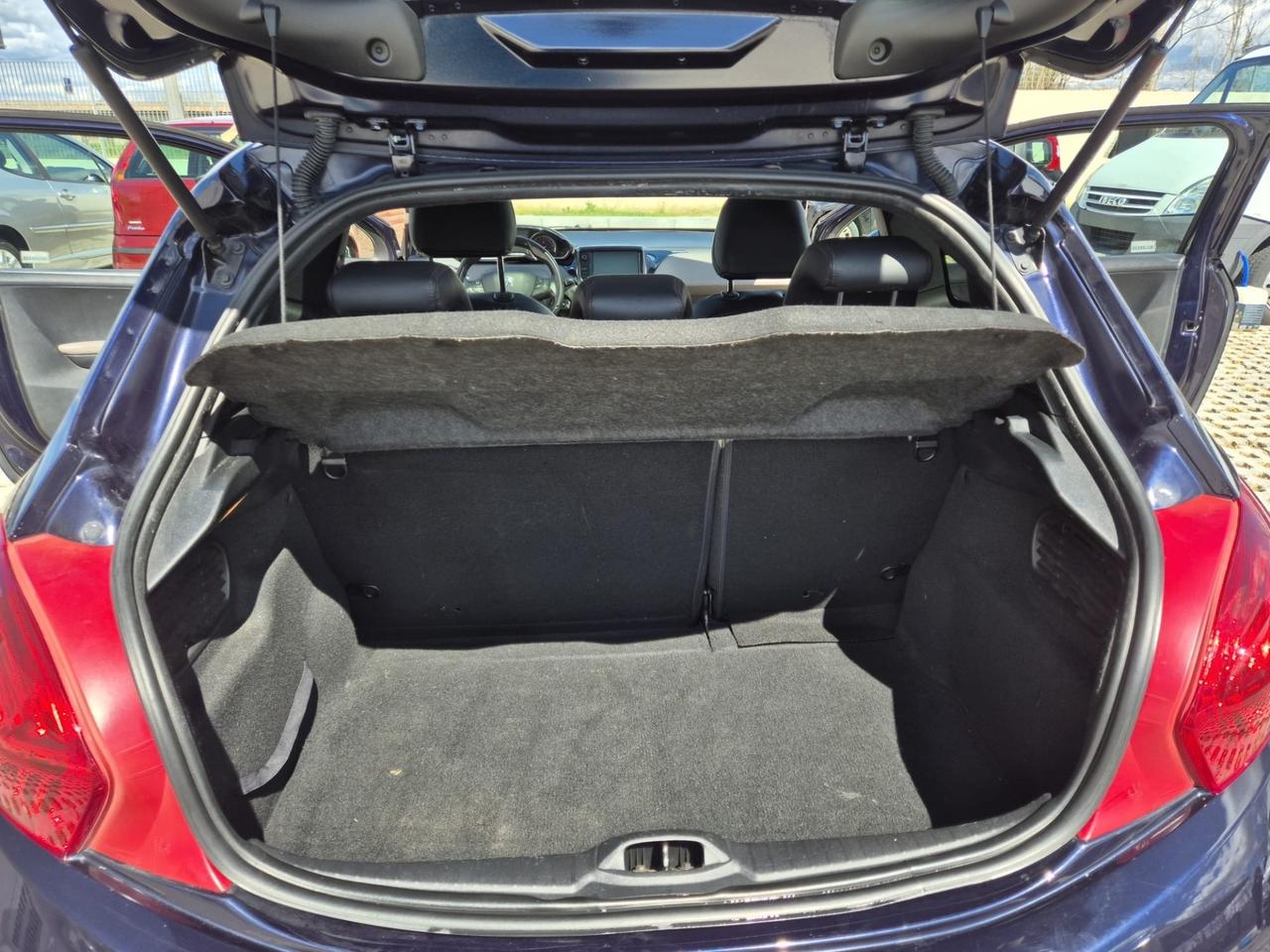 Peugeot 208 GT 1.6 e-HDi 115 CV TETTO PANORAMICO