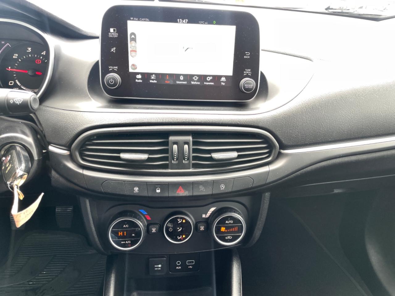 Fiat Tipo 1.3 Mjt 5P ALCANTARA-RADAR-NAVI