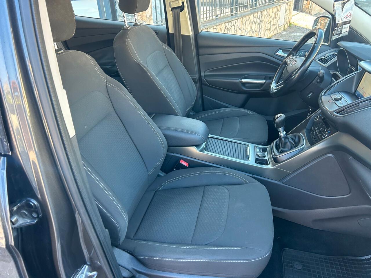 Ford Kuga 1.5 TDCI 120 CV S&S 2WD Titanium