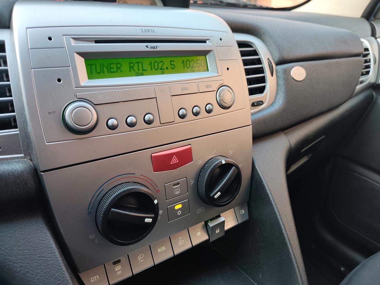 Lancia Ypsilon 1.4 Benz GPL neopatentati