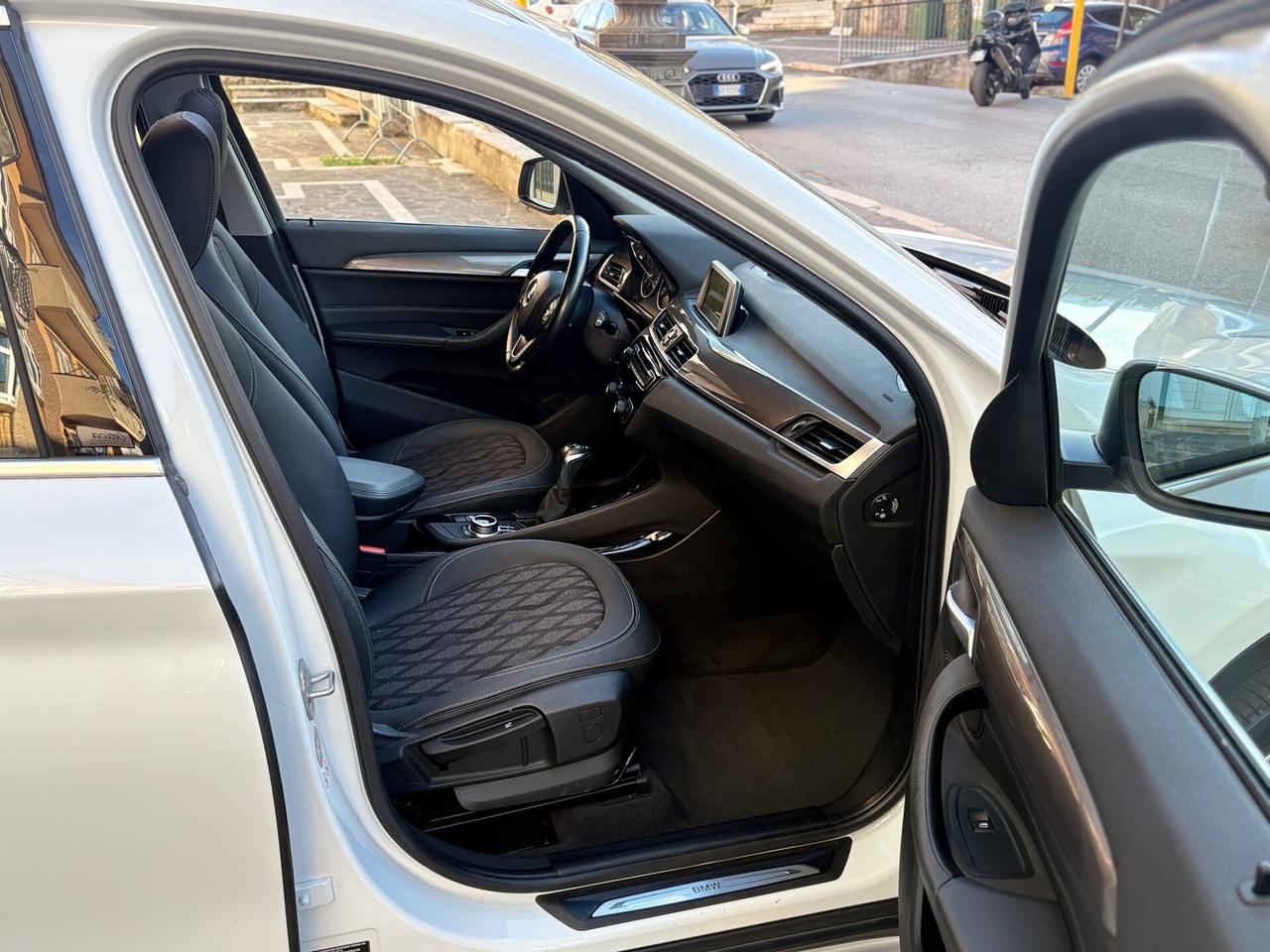BMW X1 SDrive20d xLine FULL/LED/NAV/TETTO