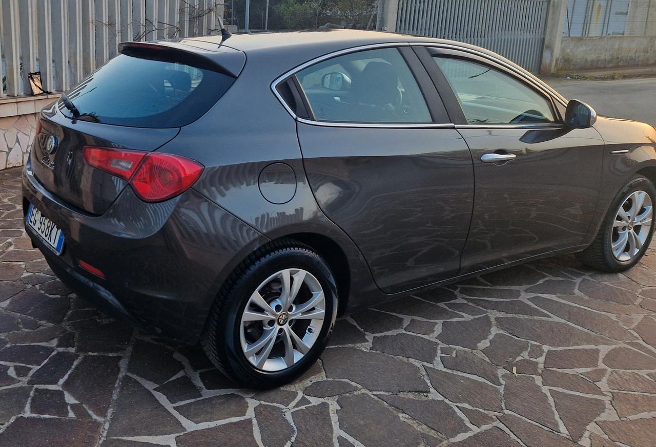 Alfa Romeo Giulietta 1.6 JTDm-2 105 CV Distinctive