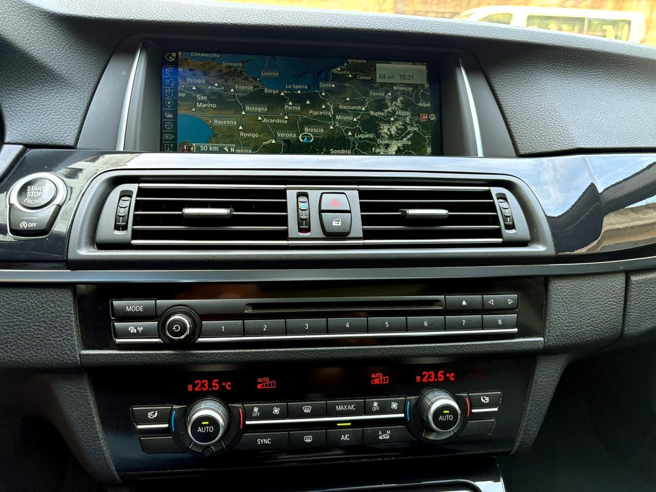 BMW 520D sw aut-Pelle,Tetto,Navi-EURO 6-2016