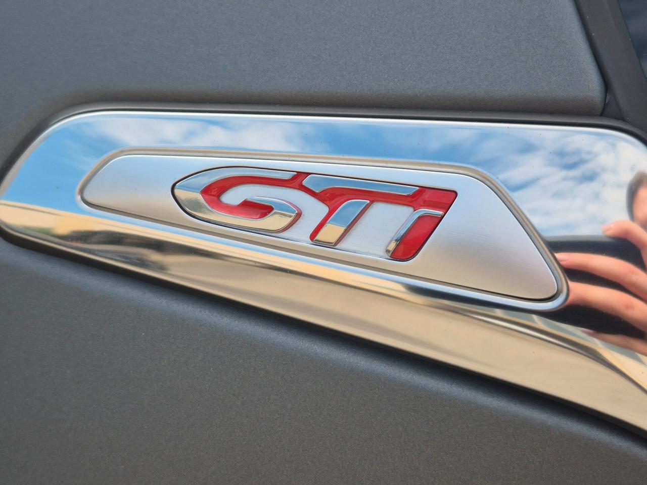 Peugeot 208 THP S&S 3 porte GTi