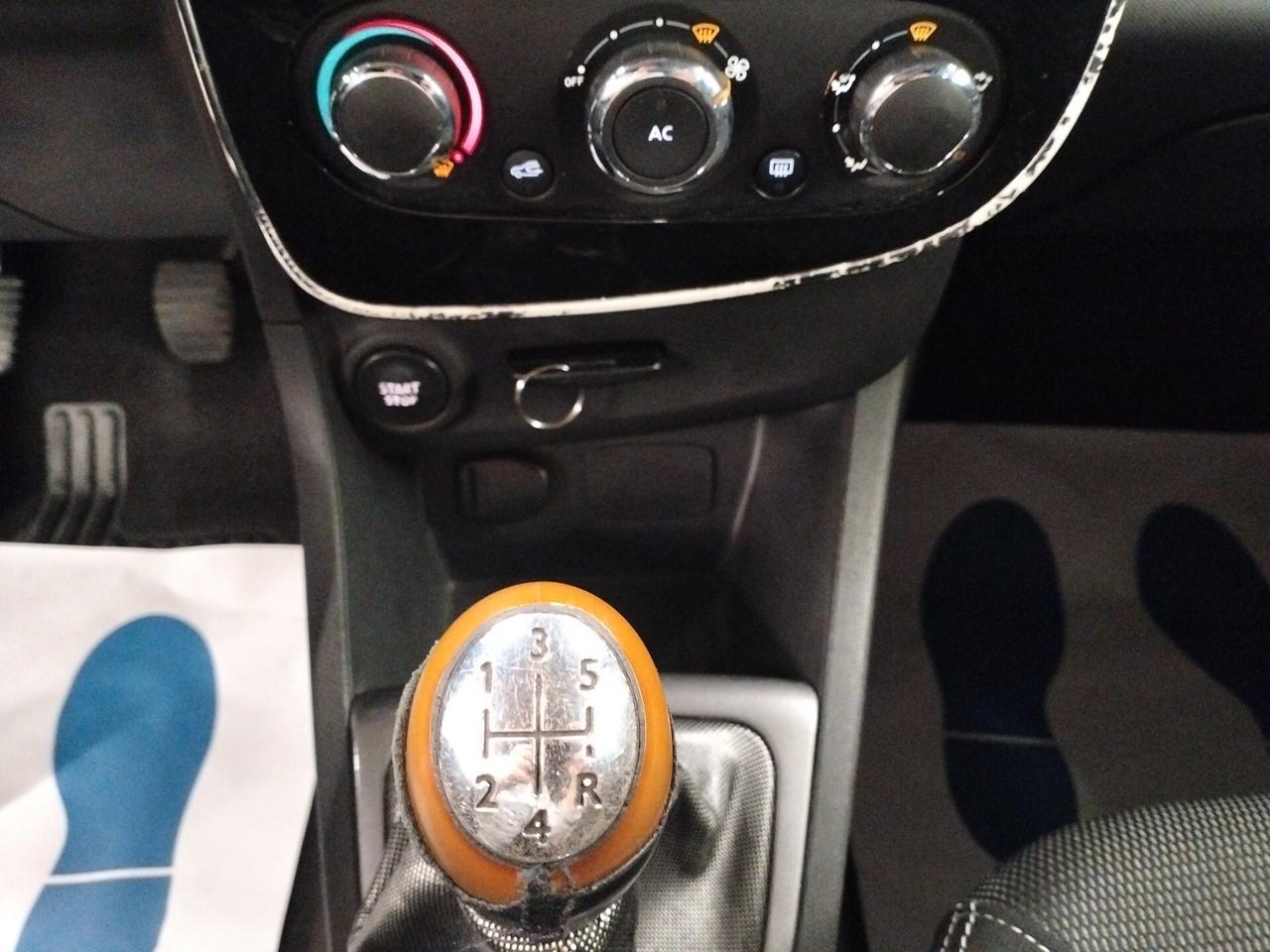 Renault Clio 0.9 TCe 12V 90CV 5 porte Costume National - NEOPATENTATI