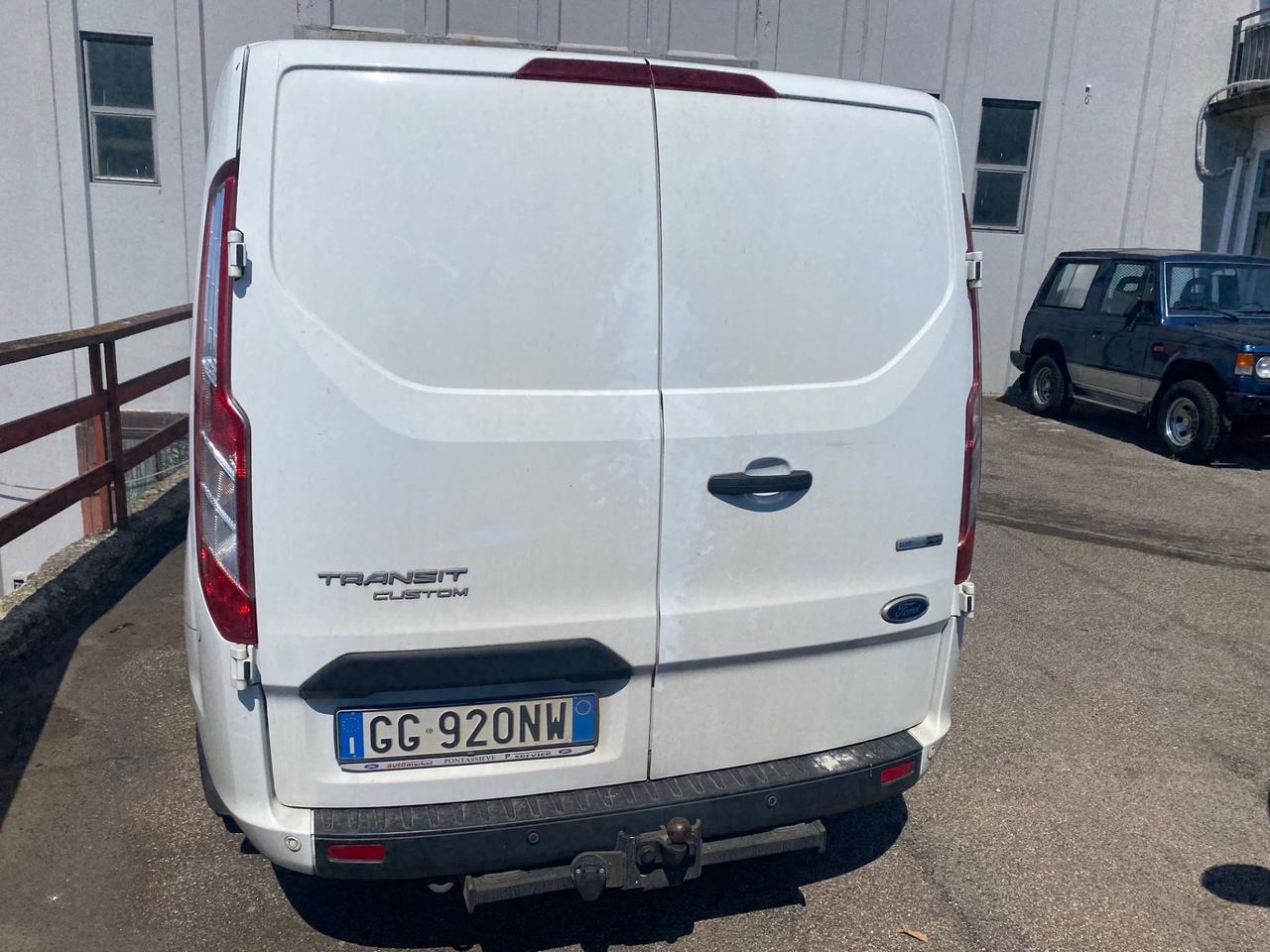 Ford Transit custum ibrido disel