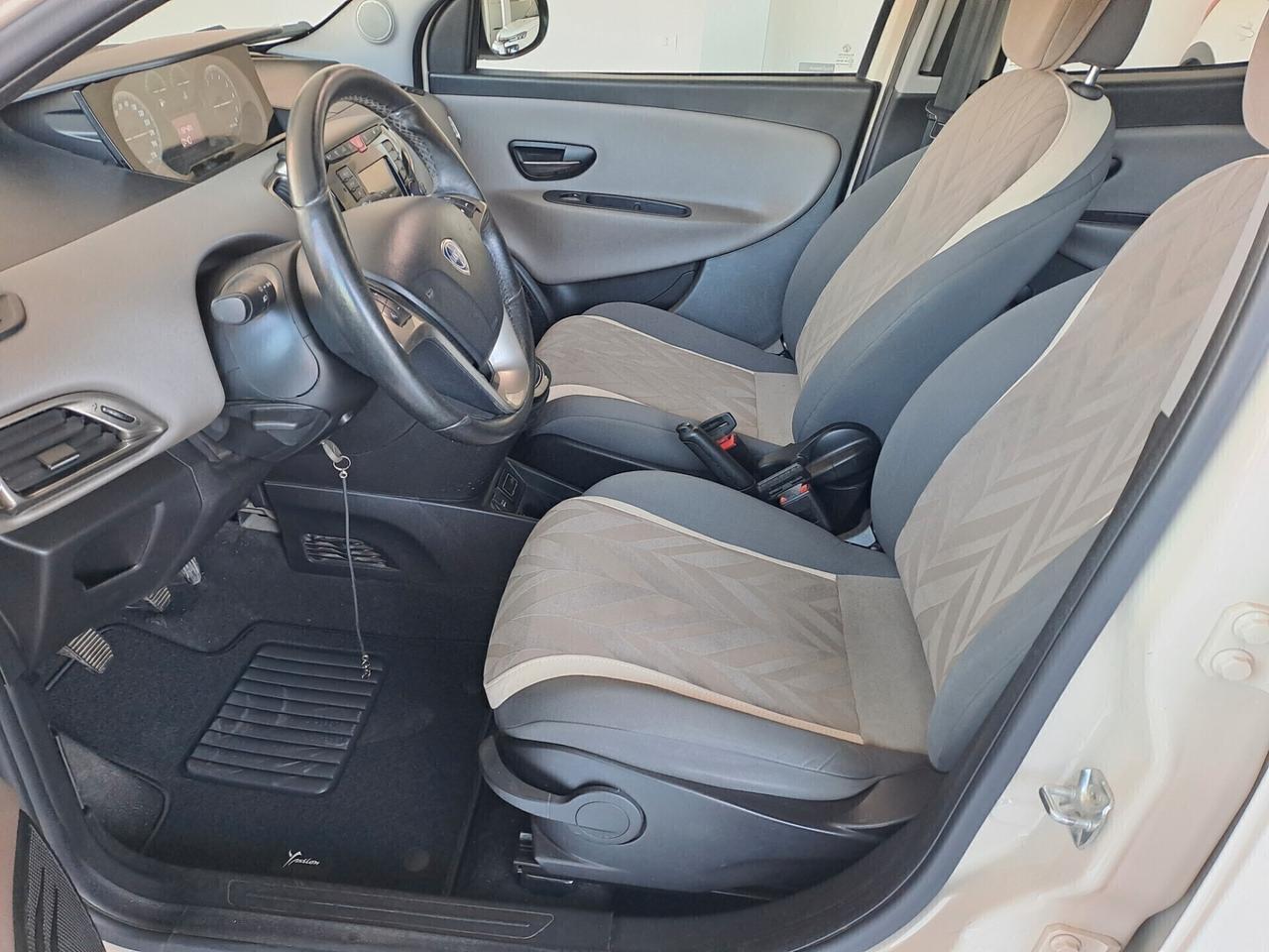 Lancia Ypsilon 1.2 B/GPL 69 CV 5 porte Gold