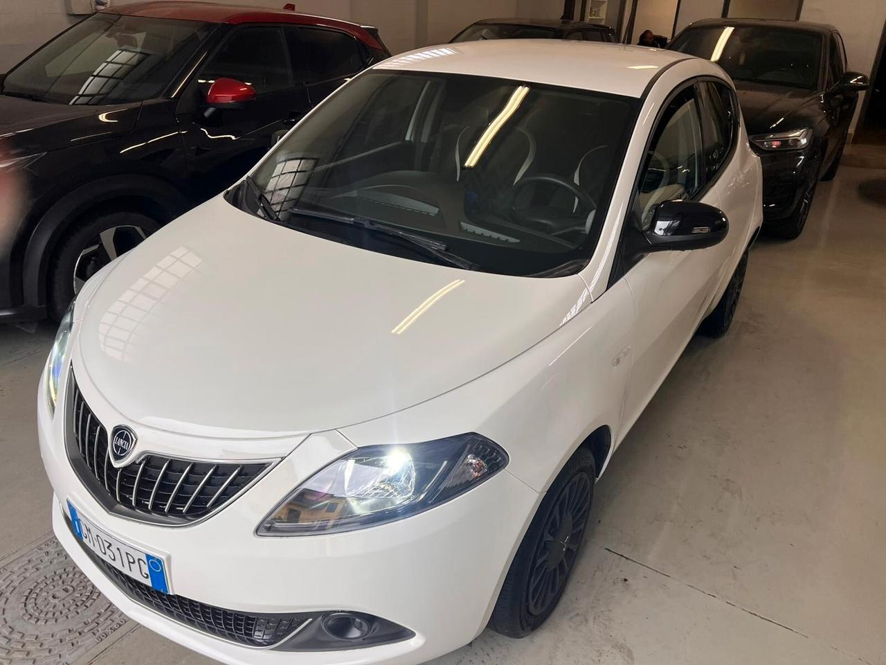 Lancia Ypsilon 1.0 FireFly 5 porte S&S Hybrid Gold
