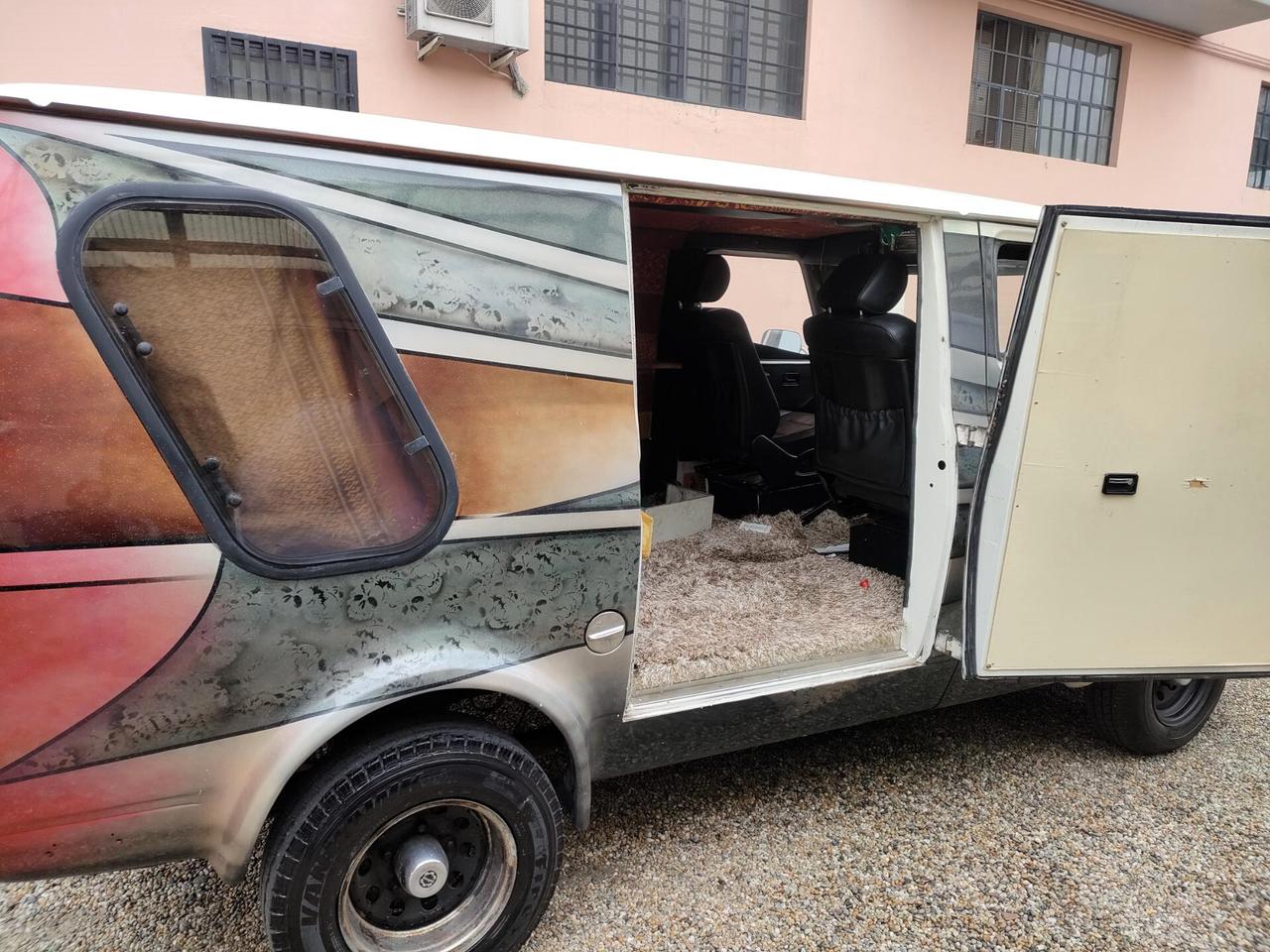 Bedford 2.3 d Van Customizzato ed aerografato