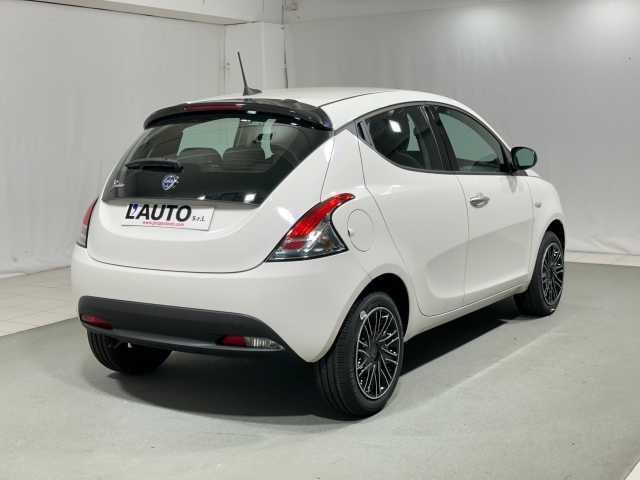 Lancia Ypsilon 1.0 FireFly 5 porte S&S Hybrid Silver Plus 5 posti