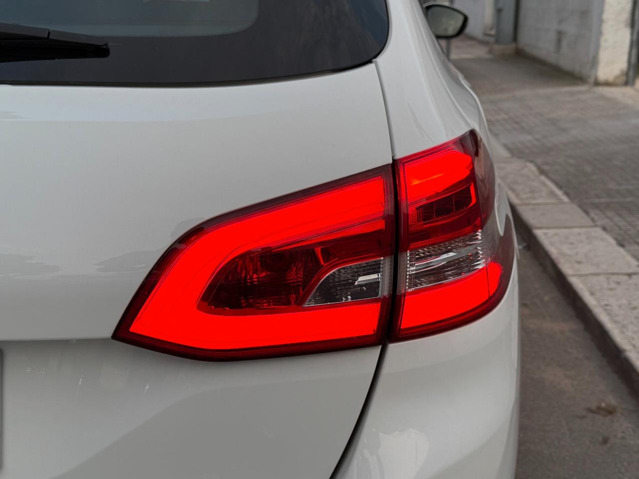 Peugeot 308 BlueHDi 100 S&S SW NAVI CARPLAY - 2019