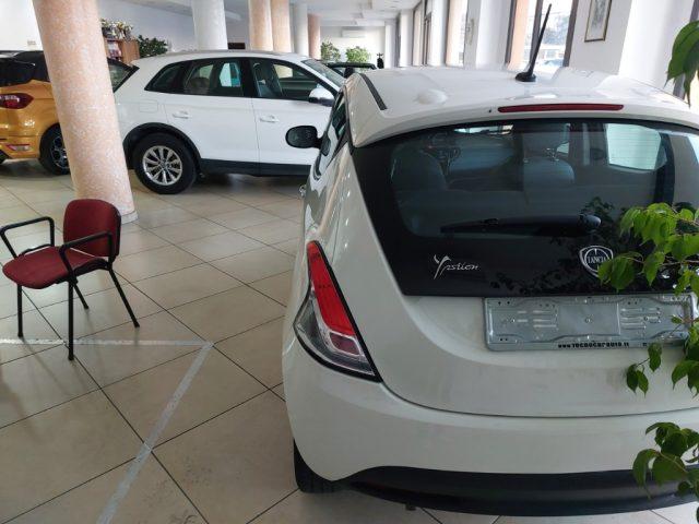LANCIA Ypsilon 1.0 FireFly 5 porte S&S Hybrid Ecochic Silver