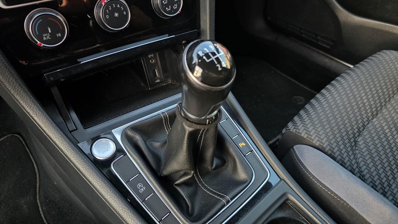 Volkswagen Golf 1.6 TDI R-Line Cockpit