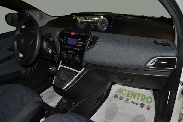 LANCIA New Ypsilon - MY21 1.0 70cv Hybrid Silver