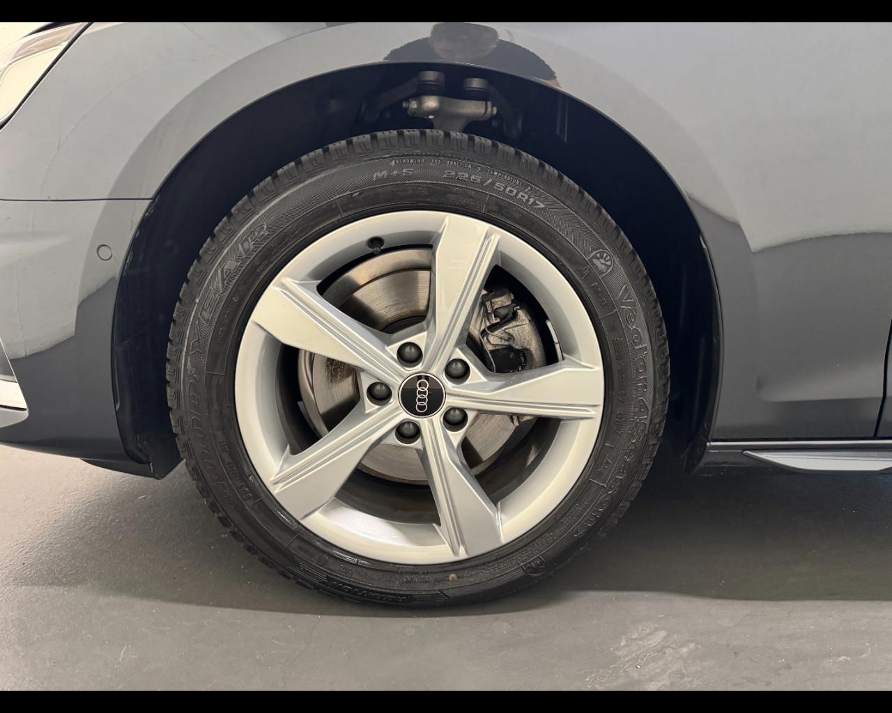 AUDI A4 AVANT 35 TFSI MHEV S-TRONIC BUSINESS ADVANCED