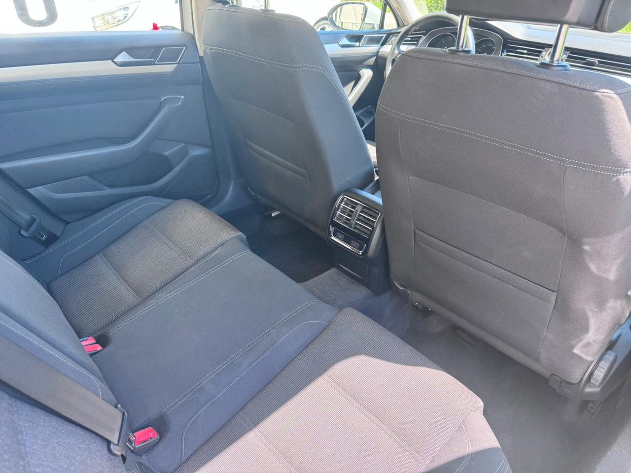 Volkswagen Passat 2.0 TDI 150 CV SCR DSG Business