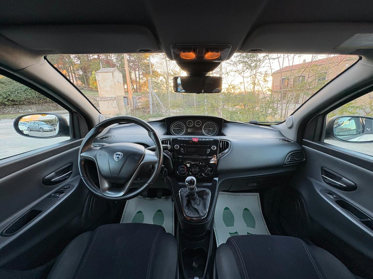 Lancia Ypsilon 1.2 69 CV 5 porte Silver