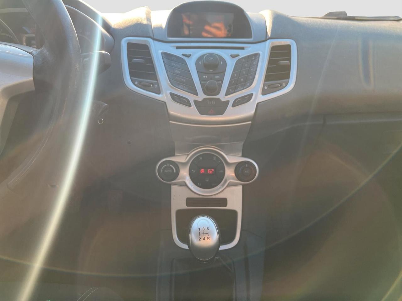 Ford Fiesta 1.4 TDCi 5p. Titanium