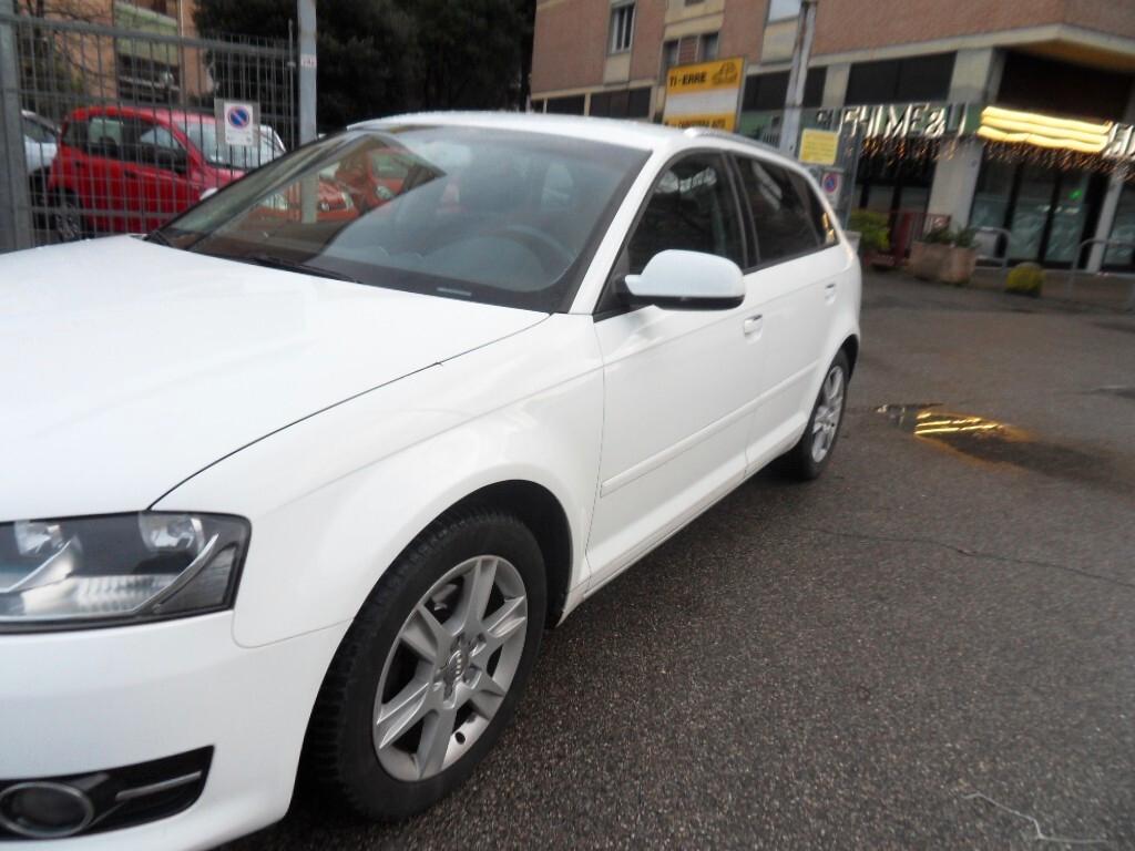 Audi A3 SPB 1.6 TDI 105 CV CR Attraction