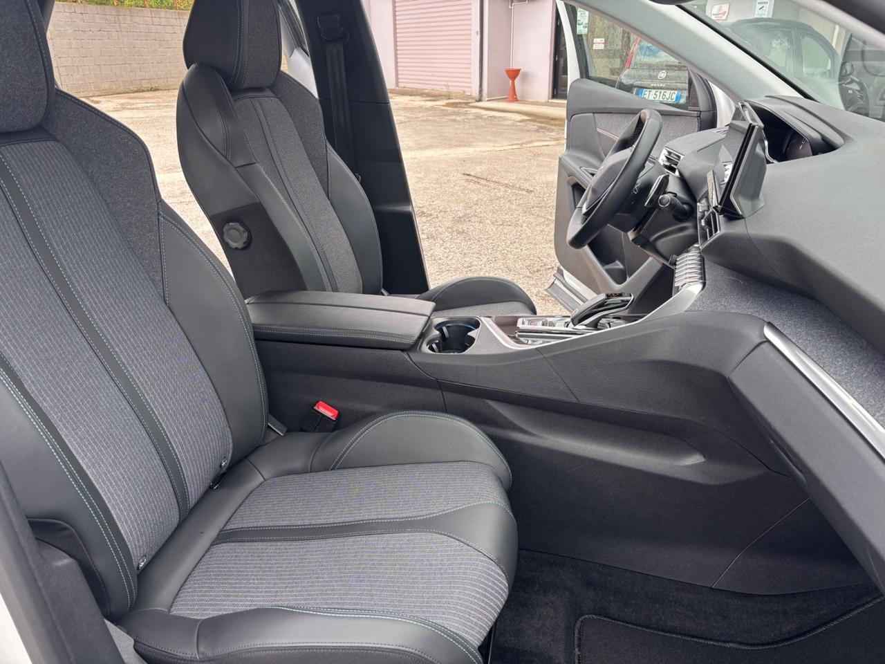 Peugeot 3008 BlueHDi 130 S&S EAT8 Allure