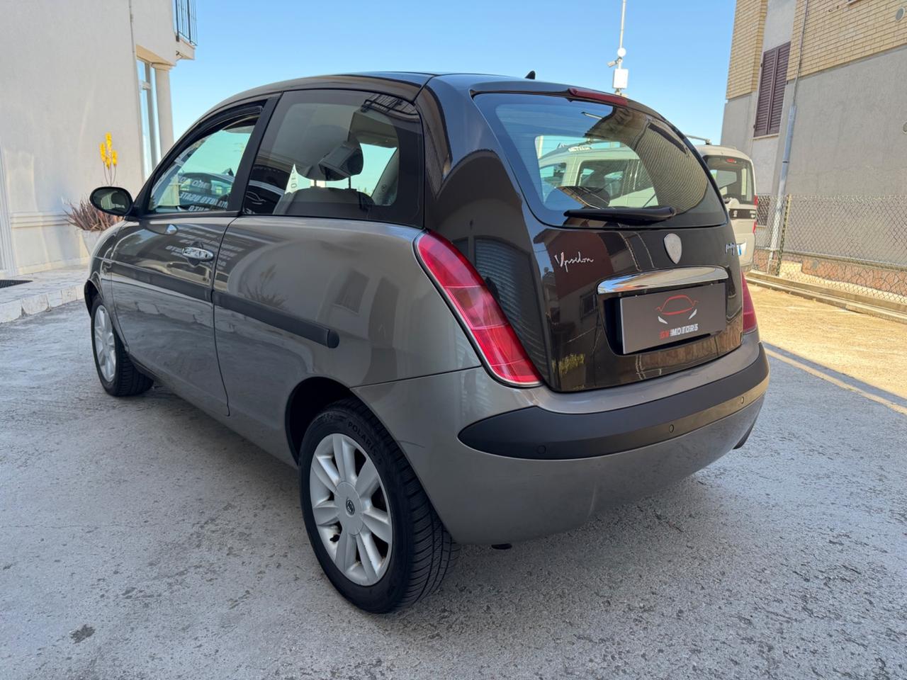 Lancia Ypsilon 1.3 Multijet - CAMBIO AUTOMATICO