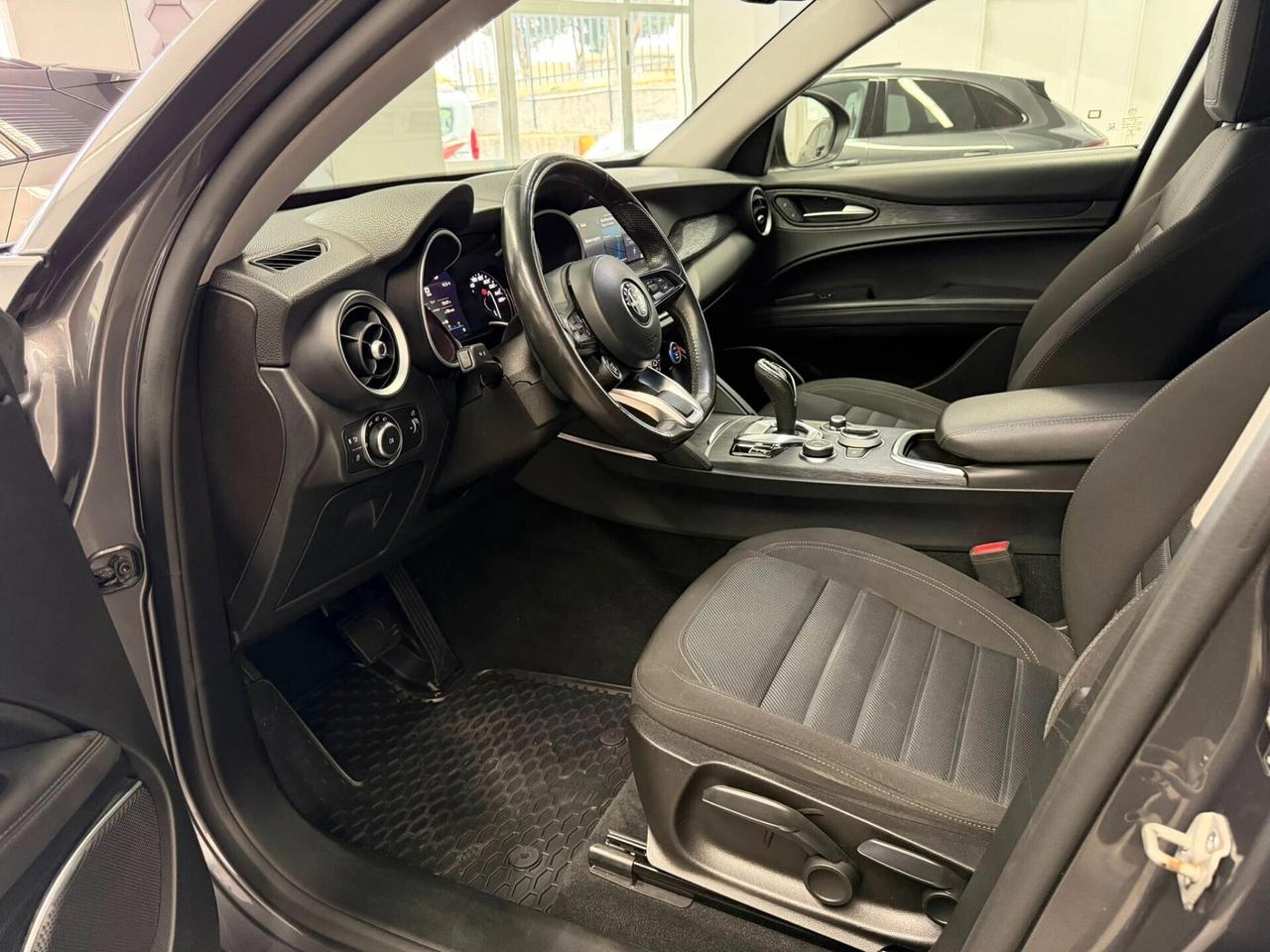 Alfa Romeo Stelvio 2.2 Turbodiesel 160 CV AT8 RWD Business