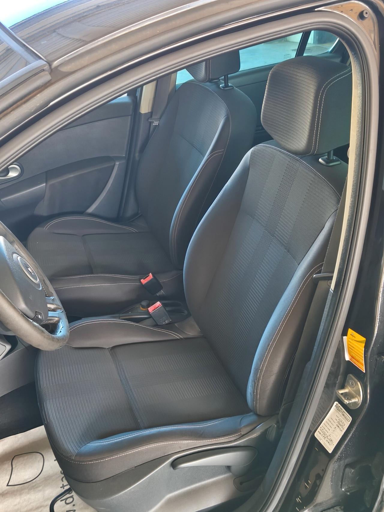 Renault Clio 1.2 16V 5 porte Dynamique