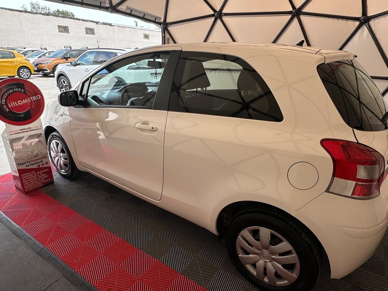 Toyota Yaris 1.0 3 porte