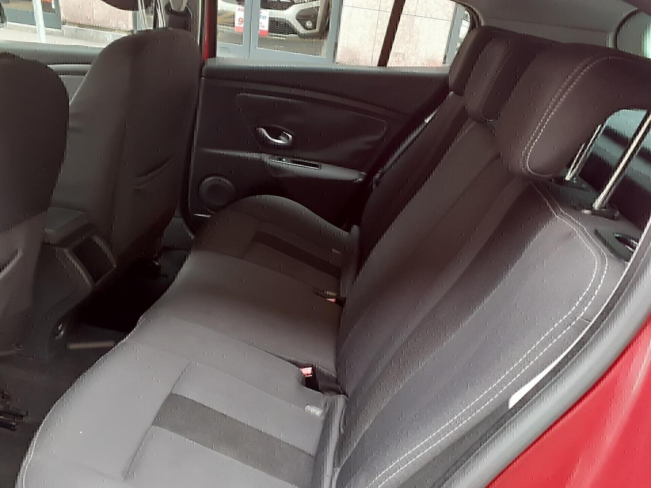 Renault Megane - APERTI AD AGOSTO