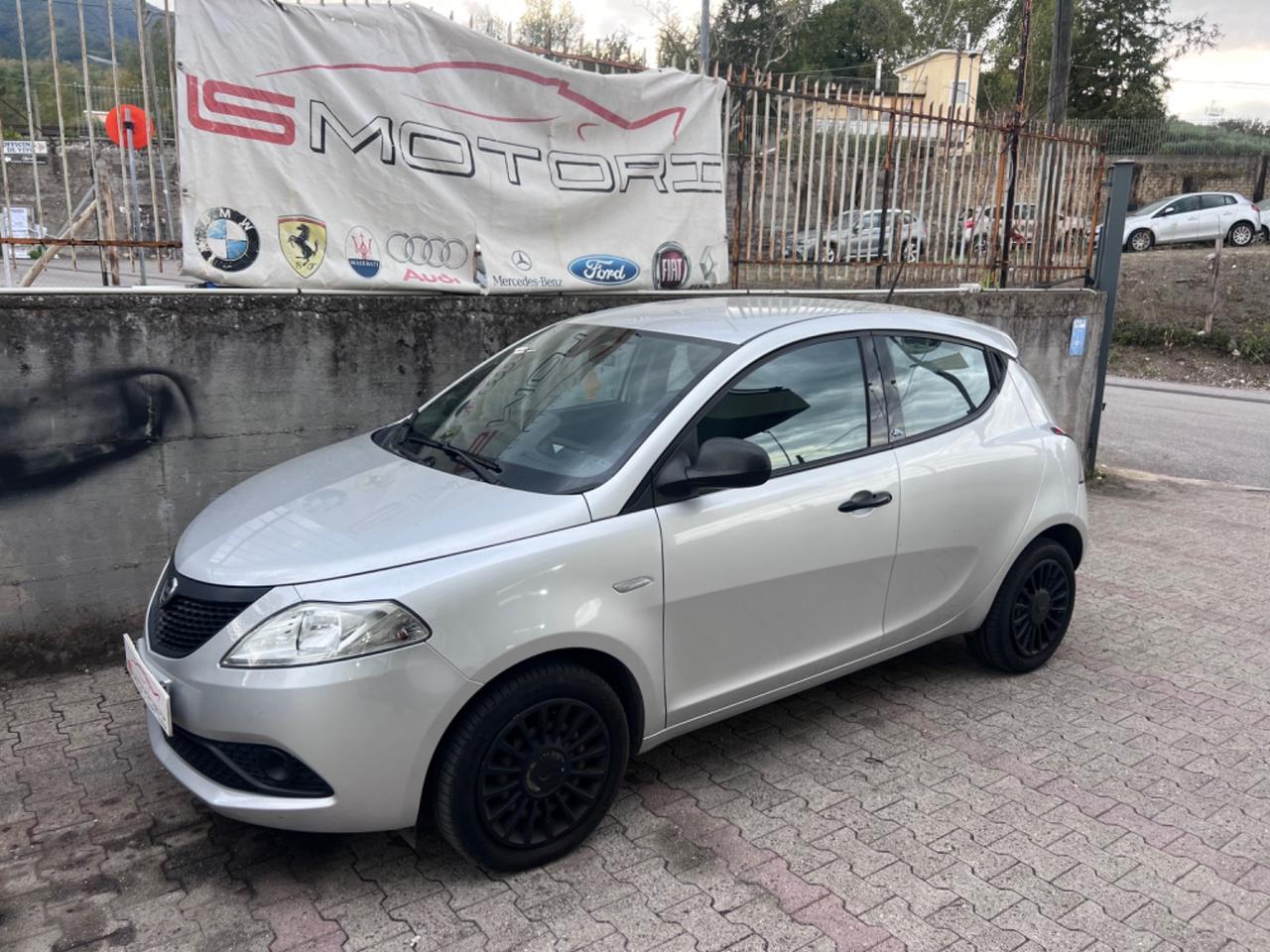 Lancia Ypsilon 1.2 69 CV 5 porte GPL Ecochic Gold