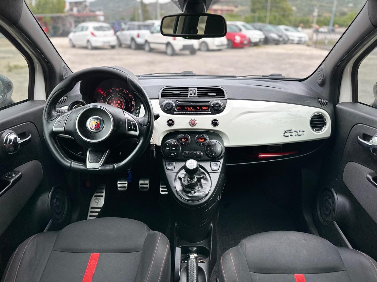 Abarth 500 1.4 Turbo T-Jet Custom