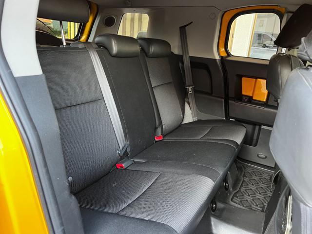 TOYOTA Land Cruiser FJ