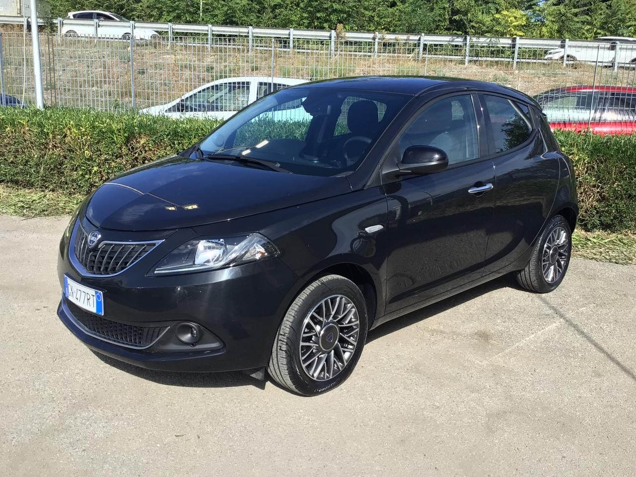 Lancia Ypsilon 1.0 FireFly 70cv Hybrid Platino